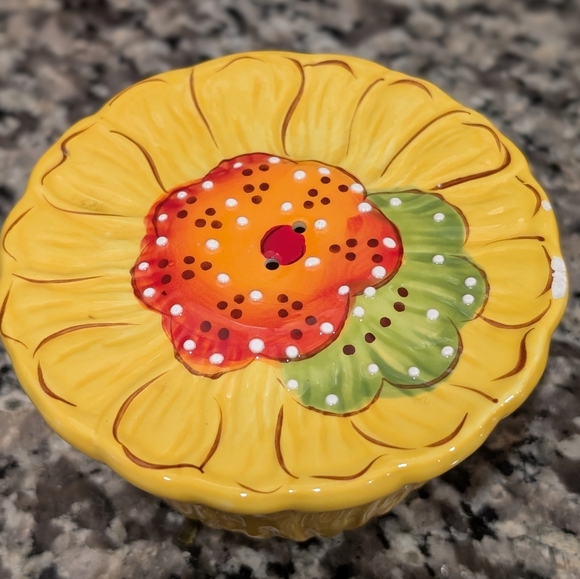 Vintage Bright Floral Salt & Pepper Set - Picture 2 of 8